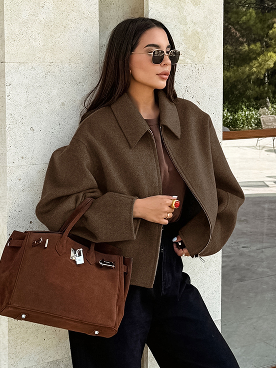 Winter Clothing Colors 2026 - جاكيت بومبر نسائي لربيع وخريف 2026،