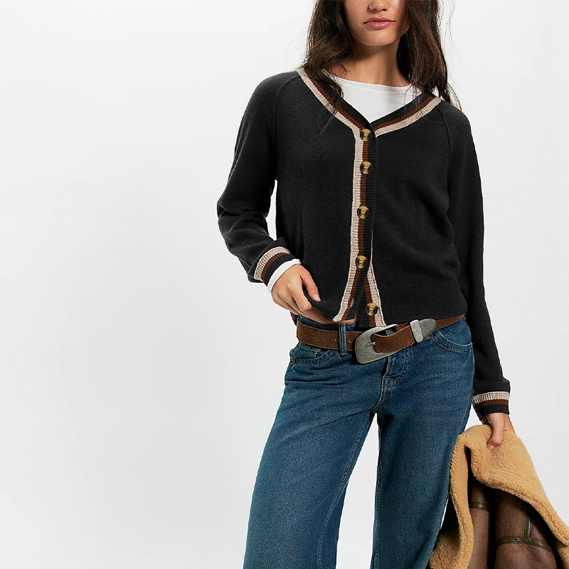 سترة كارديجان محبوكة بأزرار جد - مراجعة Winter Clothing Colors 2026 وسعره